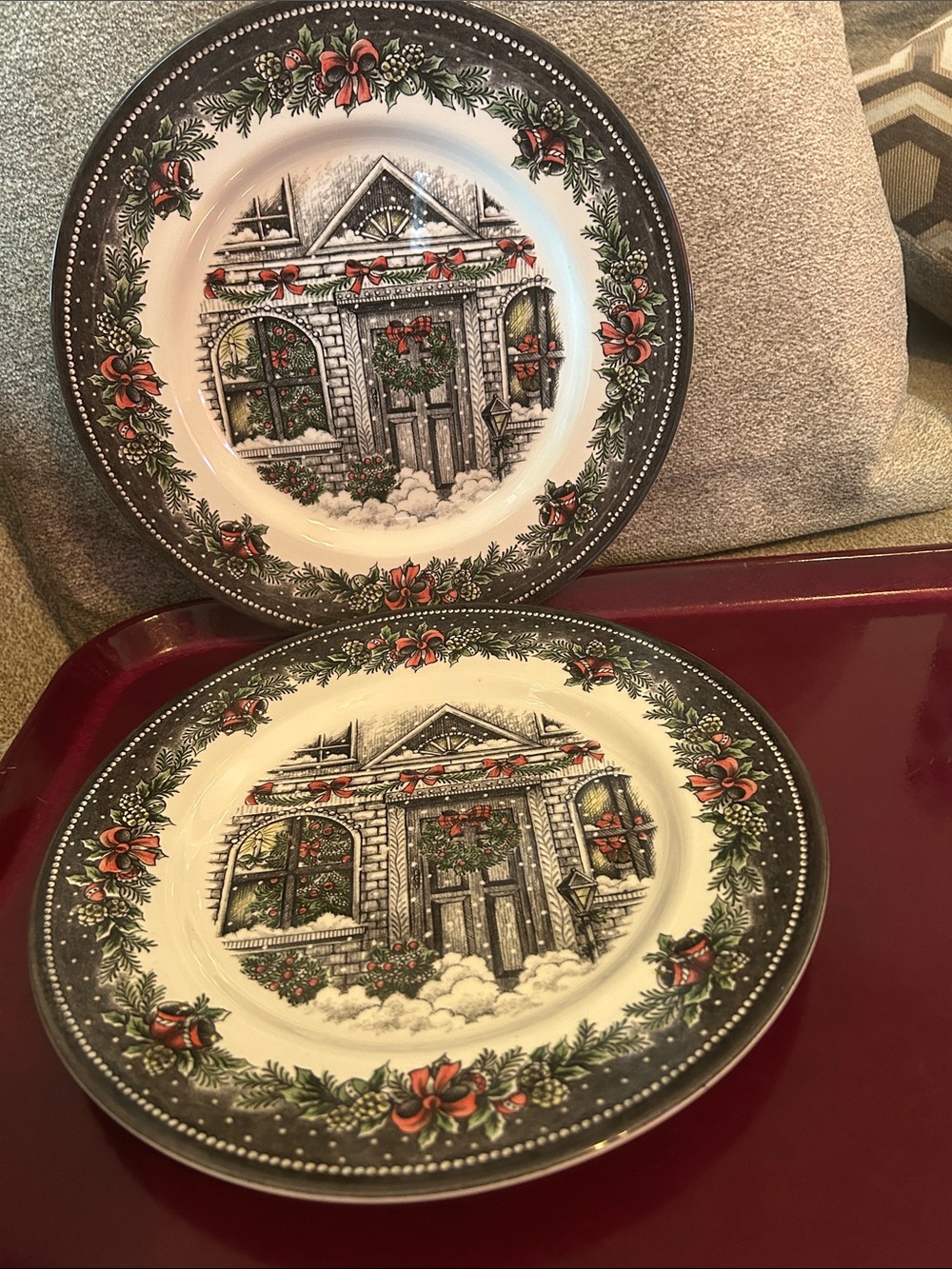Festive Cottage Holiday Decorative Plate - Red & Green